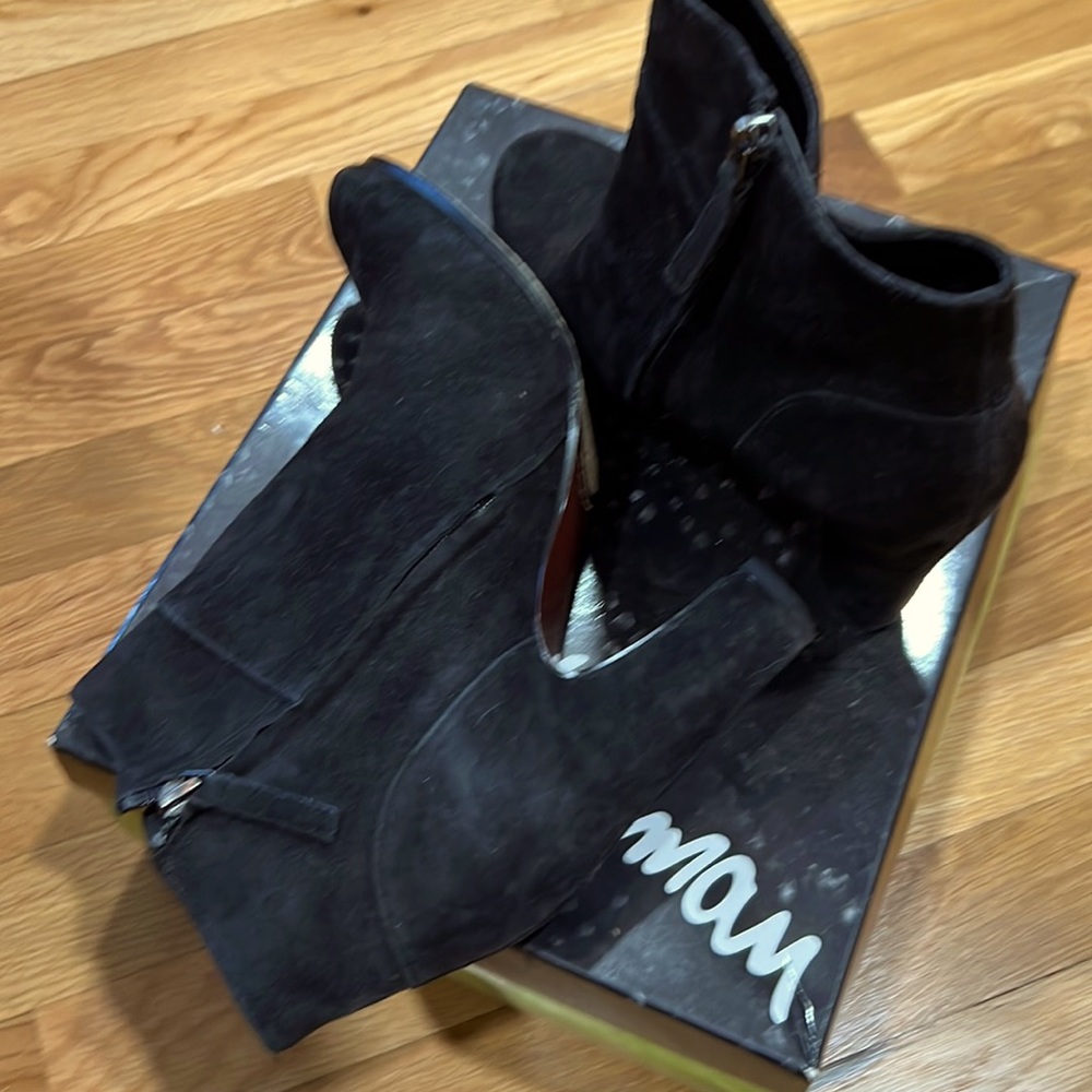Sam Edelman black suede Maddox boots in like new condition size 8.5.